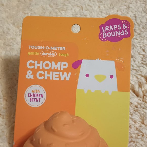 NWT ~ Leaps & Bounds Chicken Scented Rubber Cupcake Dog Toy ~ 2.5" (L) X 3" (H) - Picture 7 of 7